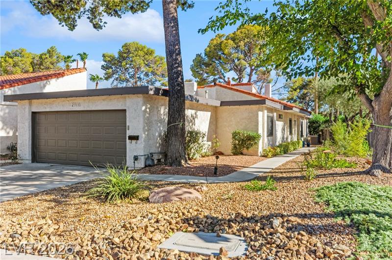 2511 Palmera Drive, Las Vegas &mdash; front exterior